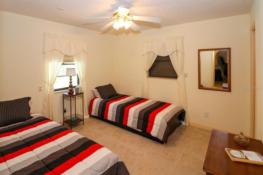 В аренду: $4,500 (3 спален, 2 ванн, 2697 Квадратных фут)