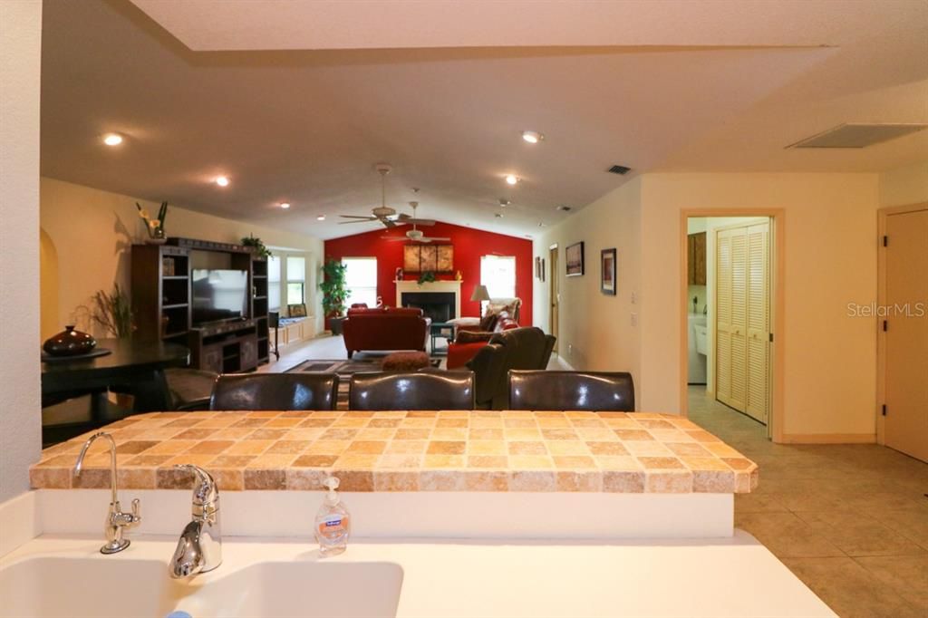 В аренду: $4,500 (3 спален, 2 ванн, 2697 Квадратных фут)