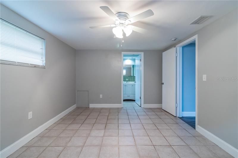 Recently Sold: $153,000 (3 beds, 2 baths, 1369 Square Feet)