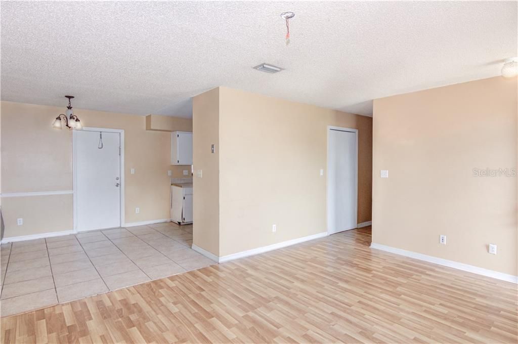 Recently Sold: $124,850 (3 beds, 1 baths, 1032 Square Feet)