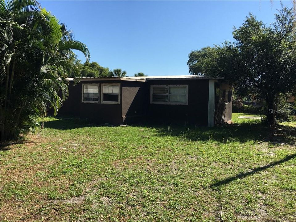 Recently Sold: $85,500 (2 beds, 2 baths, 1411 Square Feet)