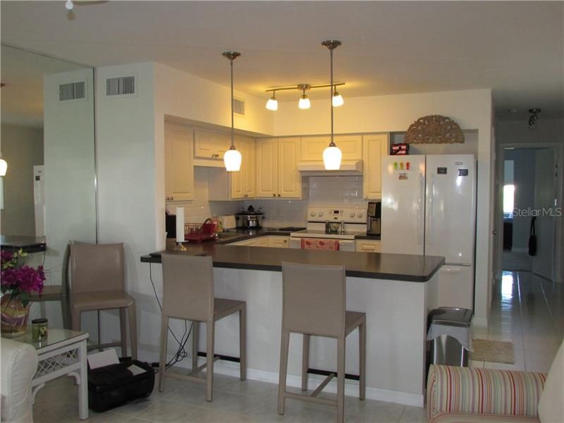 Recently Sold: $105,000 (1 beds, 1 baths, 735 Square Feet)