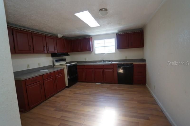 Recently Sold: $112,000 (3 beds, 2 baths, 1782 Square Feet)