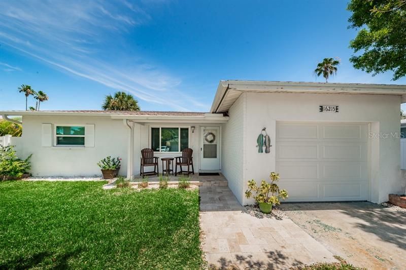 Recently Sold: $349,900 (3 beds, 2 baths, 1362 Square Feet)