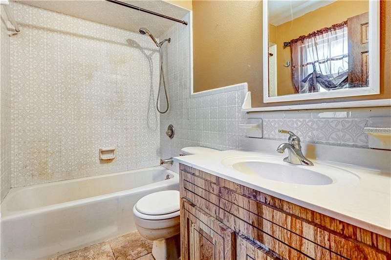 最近售出: $238,000 (3 贝兹, 2 浴室, 1380 平方英尺)