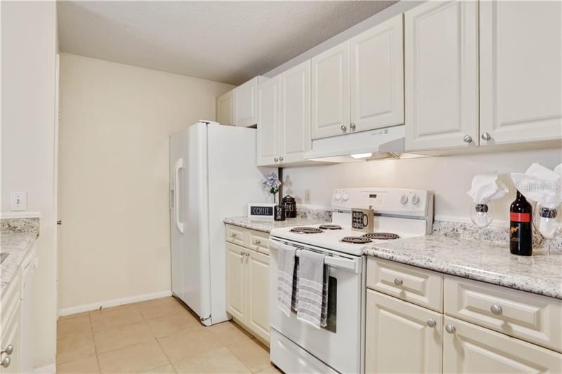 Recently Sold: $99,900 (2 beds, 1 baths, 1051 Square Feet)