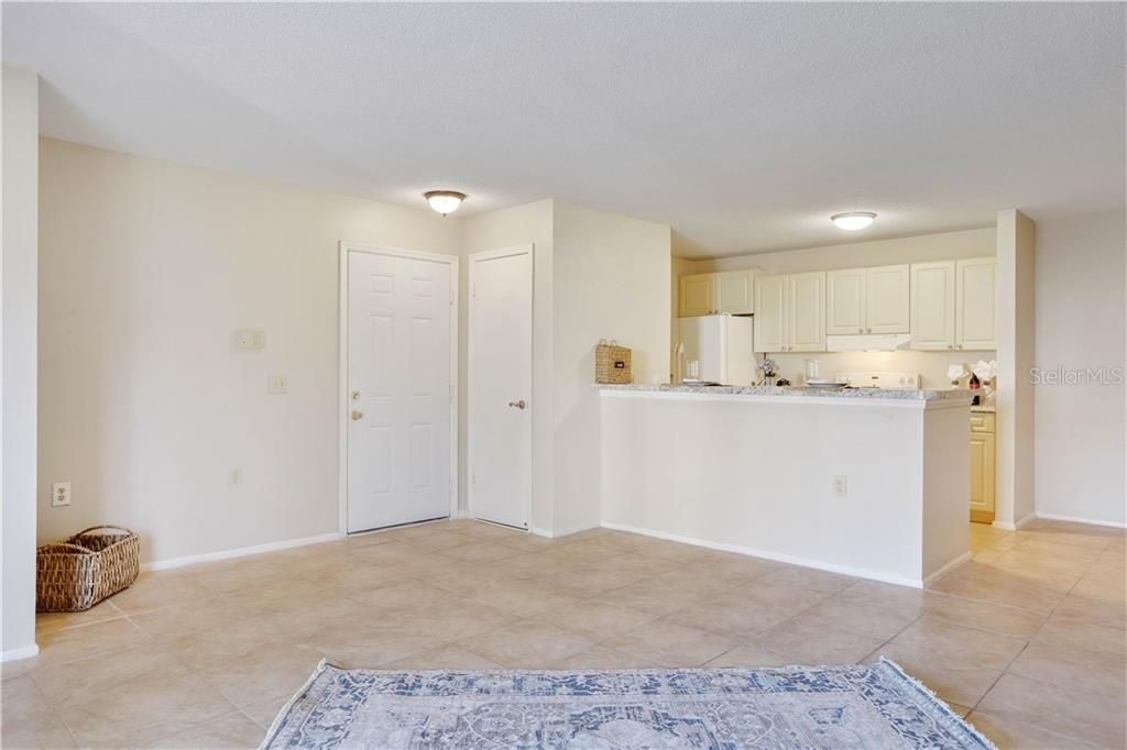 Recently Sold: $99,900 (2 beds, 1 baths, 1051 Square Feet)