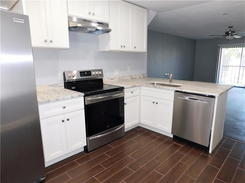 Recently Rented: $1,275 (2 beds, 2 baths, 875 Square Feet)
