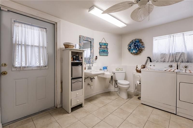 Recently Sold: $300,000 (3 beds, 2 baths, 1608 Square Feet)