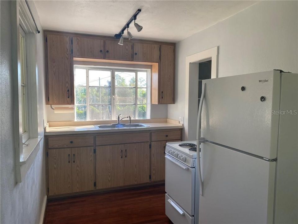 Recently Rented: $990 (1 beds, 1 baths, 462 Square Feet)