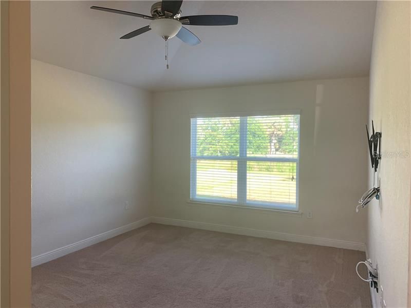 Recently Rented: $1,650 (3 beds, 2 baths, 1460 Square Feet)
