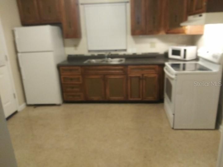 Recently Rented: $800 (2 beds, 1 baths, 705 Square Feet)
