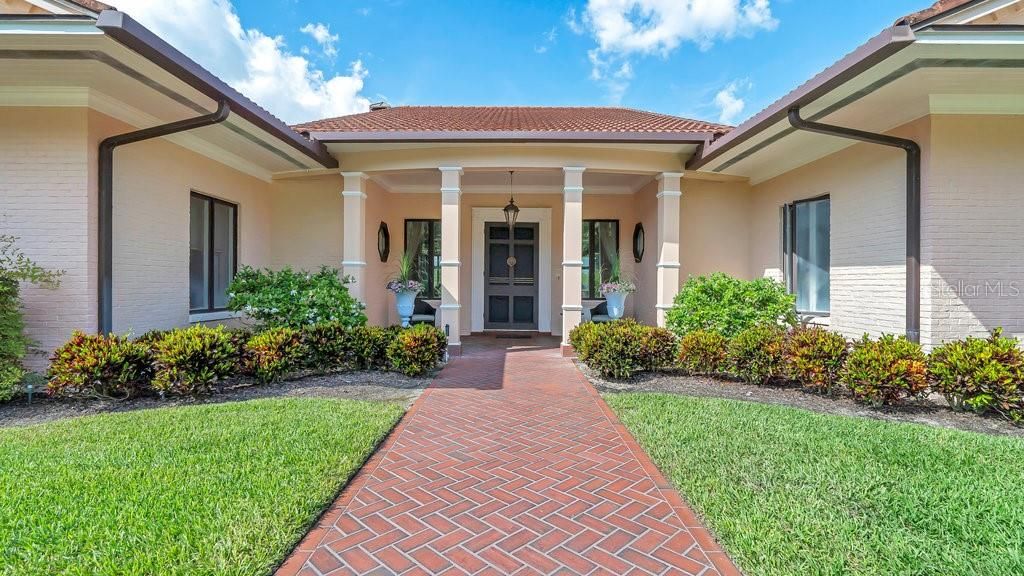 Recently Sold: $1,100,000 (5 beds, 5 baths, 5061 Square Feet)