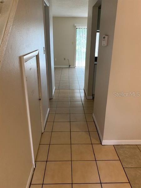 Recently Rented: $950 (2 beds, 1 baths, 1284 Square Feet)