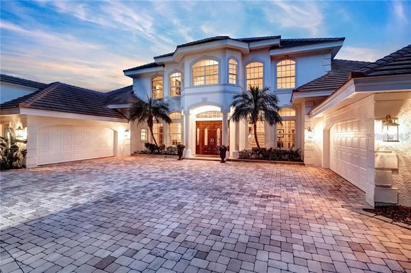 Recently Sold: $1,049,000 (5 beds, 4 baths, 4762 Square Feet)