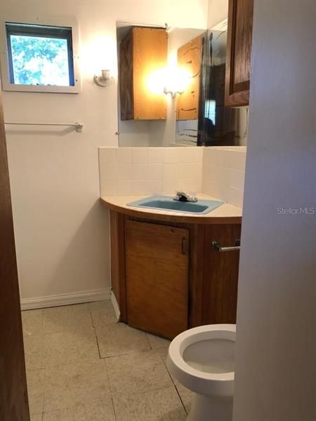 Recently Rented: $790 (2 beds, 1 baths, 640 Square Feet)