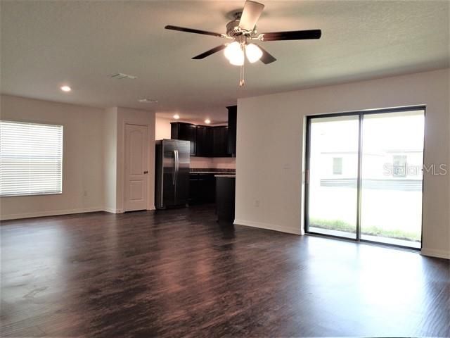 Recently Rented: $1,550 (3 beds, 2 baths, 1629 Square Feet)