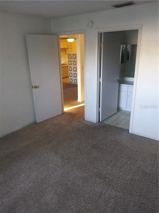 Recently Rented: $995 (3 beds, 2 baths, 1073 Square Feet)