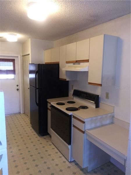Recently Rented: $995 (3 beds, 2 baths, 1073 Square Feet)