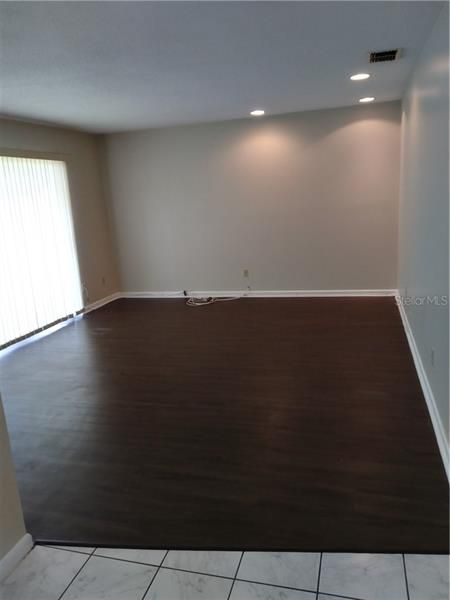 Recently Rented: $725 (1 beds, 1 baths, 2156 Square Feet)