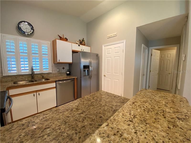 Kitchen with GRANITE and Stainless Steel!