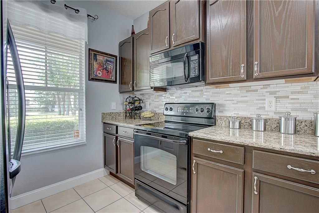 Recently Sold: $240,000 (2 beds, 2 baths, 1406 Square Feet)