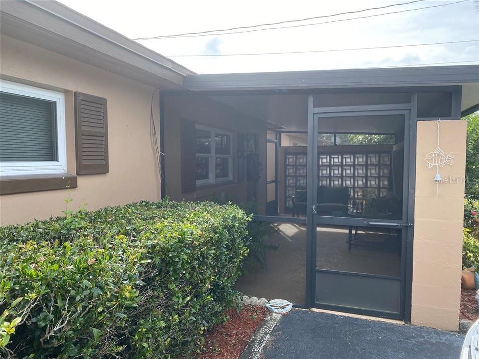 Recently Sold: $96,000 (1 beds, 1 baths, 690 Square Feet)