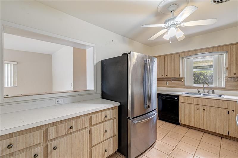 Recently Sold: $295,000 (2 beds, 2 baths, 1473 Square Feet)