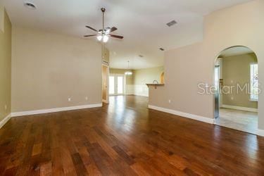 Recently Rented: $1,990 (4 beds, 2 baths, 1991 Square Feet)