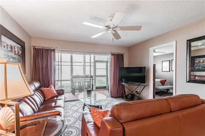 Recently Sold: $180,000 (2 beds, 2 baths, 956 Square Feet)