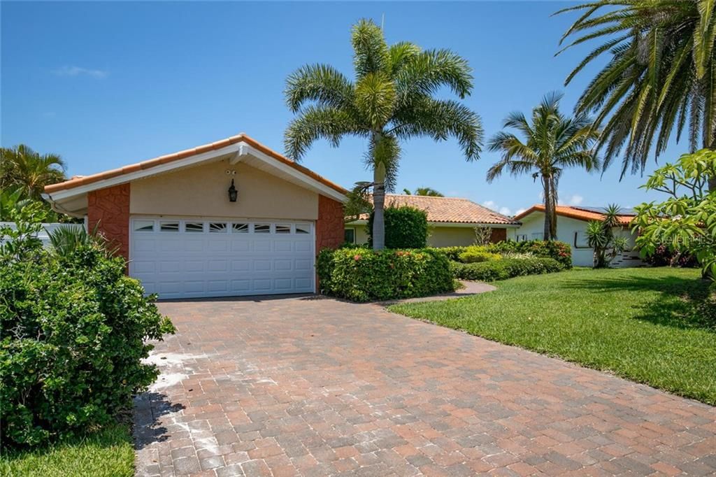 Recently Sold: $1,150,000 (3 beds, 2 baths, 2311 Square Feet)