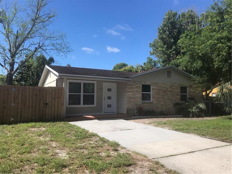 Recently Rented: $1,650 (3 beds, 1 baths, 1296 Square Feet)