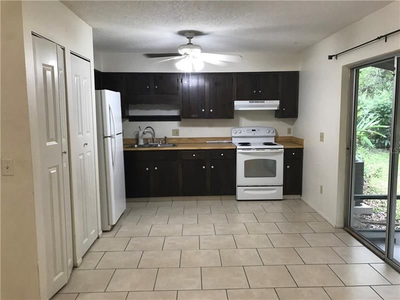 Recently Rented: $1,050 (3 beds, 1 baths, 1050 Square Feet)