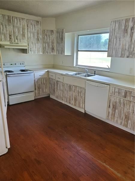 Recently Rented: $700 (3 beds, 1 baths, 1120 Square Feet)