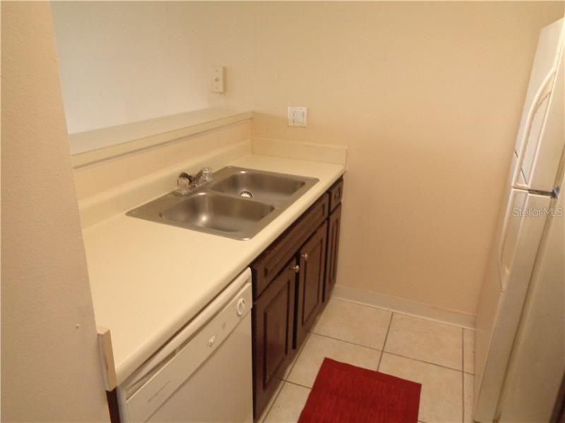 Recently Rented: $888 (1 beds, 1 baths, 696 Square Feet)