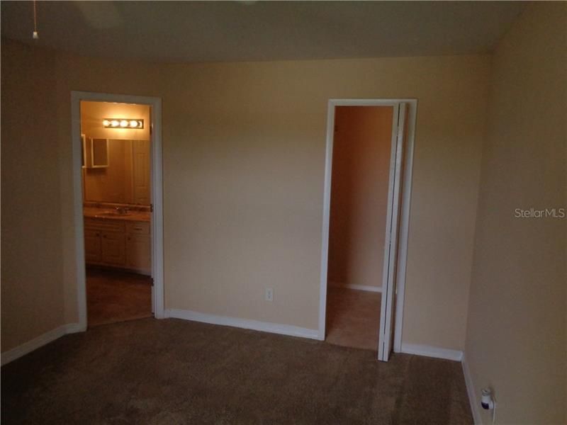 Recently Rented: $888 (1 beds, 1 baths, 696 Square Feet)