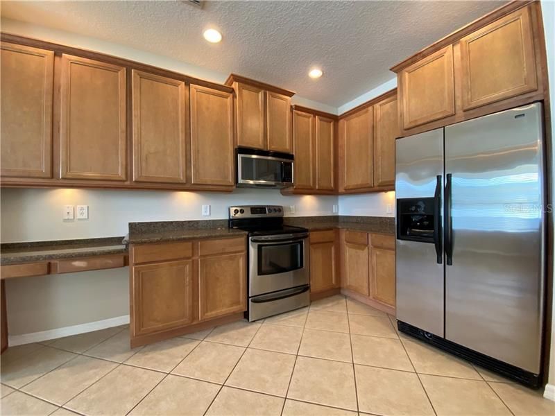 Recently Rented: $2,099 (5 beds, 4 baths, 3138 Square Feet)