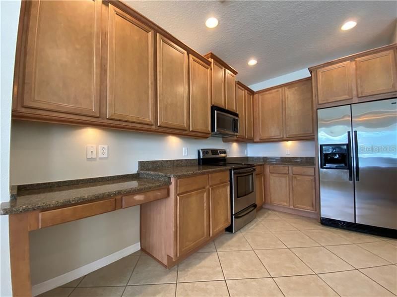 Recently Rented: $2,099 (5 beds, 4 baths, 3138 Square Feet)