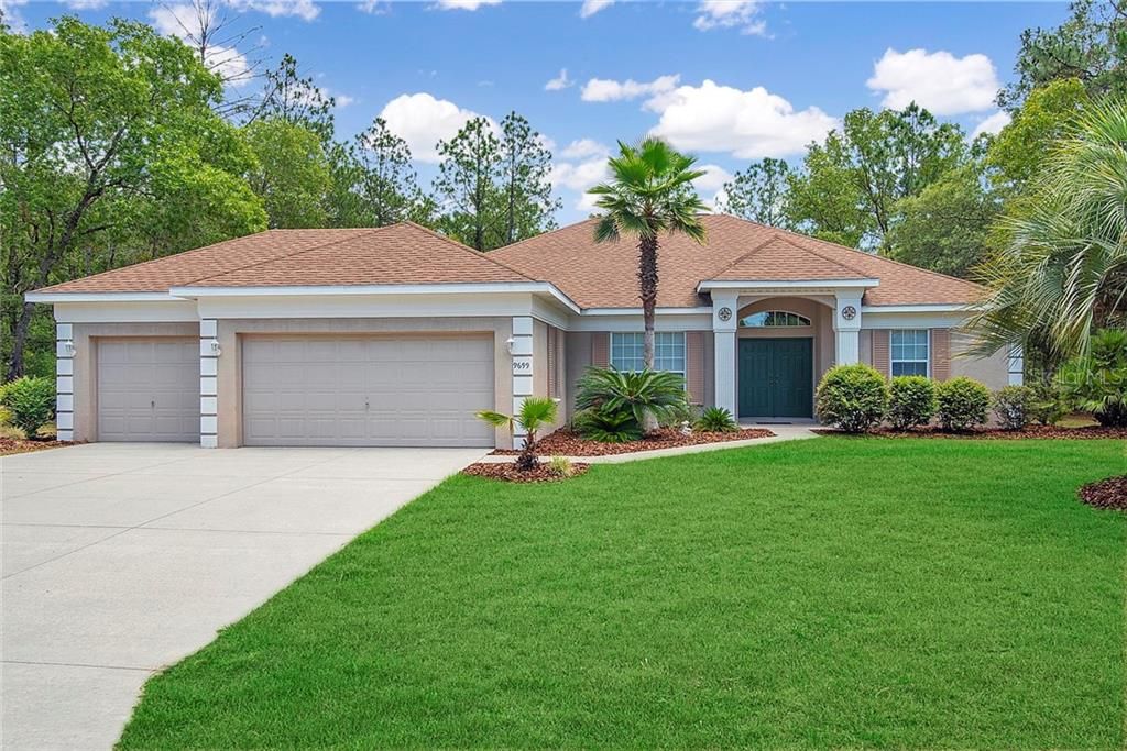 Recently Sold: $268,800 (3 beds, 3 baths, 2211 Square Feet)