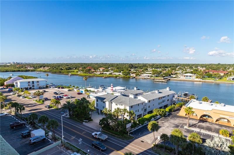 Recently Sold: $650,000 (3 beds, 2 baths, 1060 Square Feet)