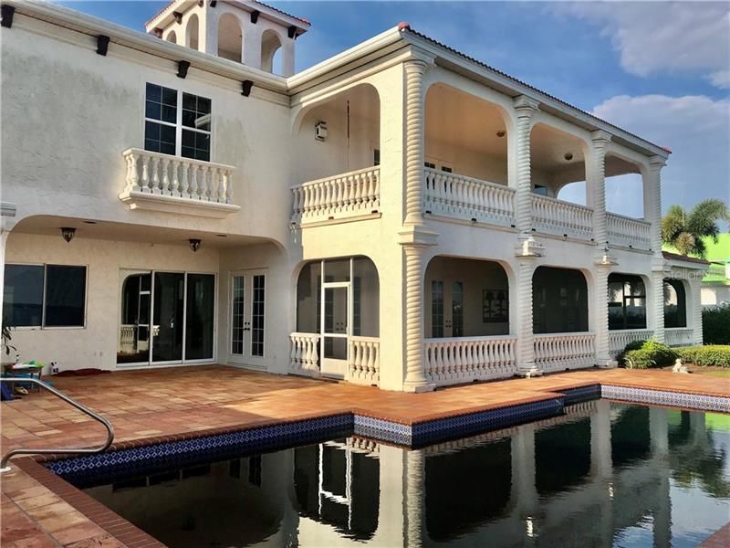 Vendido Recientemente: $2,995,000 (5 camas, 4 baños, 7383 Pies cuadrados)