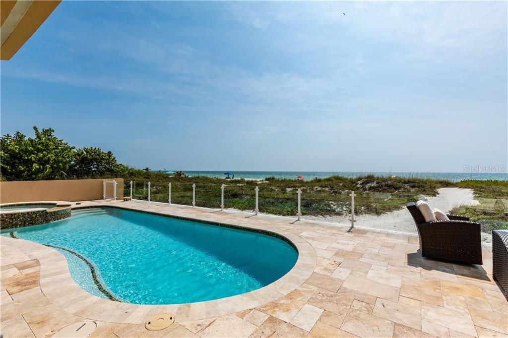 Recently Sold: $2,895,000 (4 beds, 4 baths, 3083 Square Feet)