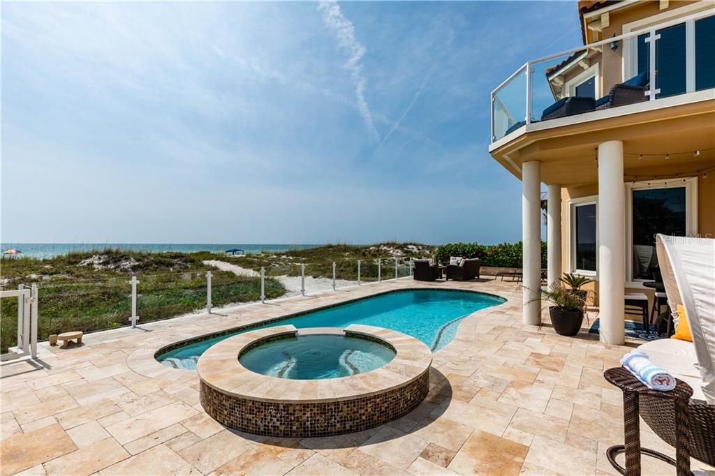 Recently Sold: $2,895,000 (4 beds, 4 baths, 3083 Square Feet)