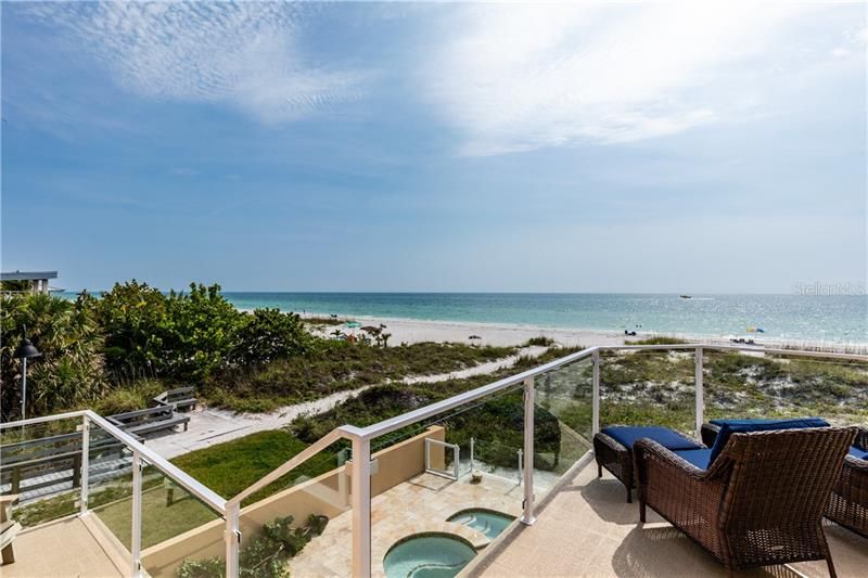 Recently Sold: $2,895,000 (4 beds, 4 baths, 3083 Square Feet)