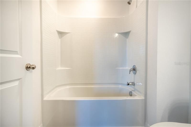 最近售出: $194,990 (3 贝兹, 2 浴室, 1421 平方英尺)