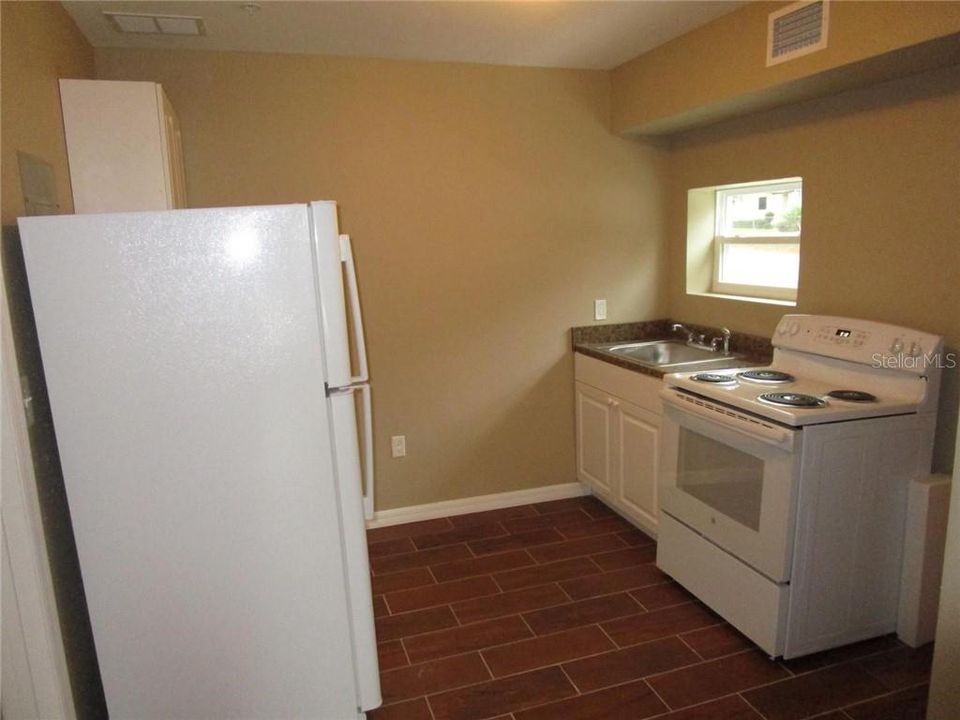 Recently Rented: $825 (2 beds, 1 baths, 500 Square Feet)