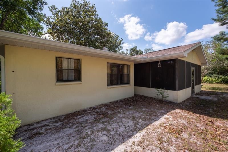 Recently Sold: $145,000 (3 beds, 2 baths, 1262 Square Feet)