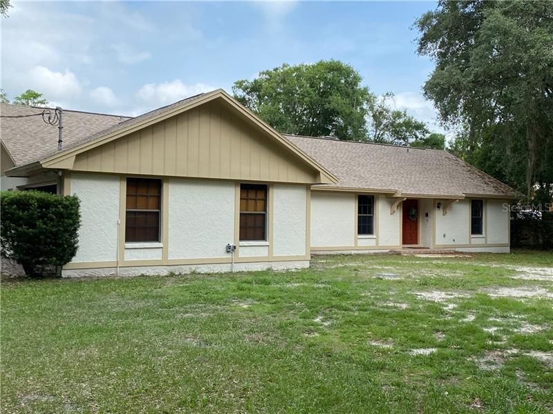 Recently Sold: $350,000 (3 beds, 2 baths, 2095 Square Feet)