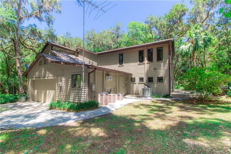Recently Sold: $600,000 (3 beds, 3 baths, 3786 Square Feet)