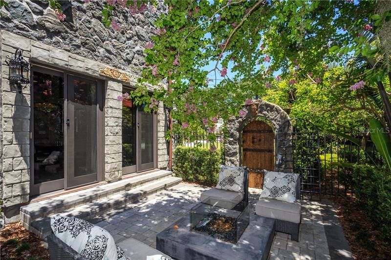 Doors from the formal Dining Room open to this very private, intimate courtyard!